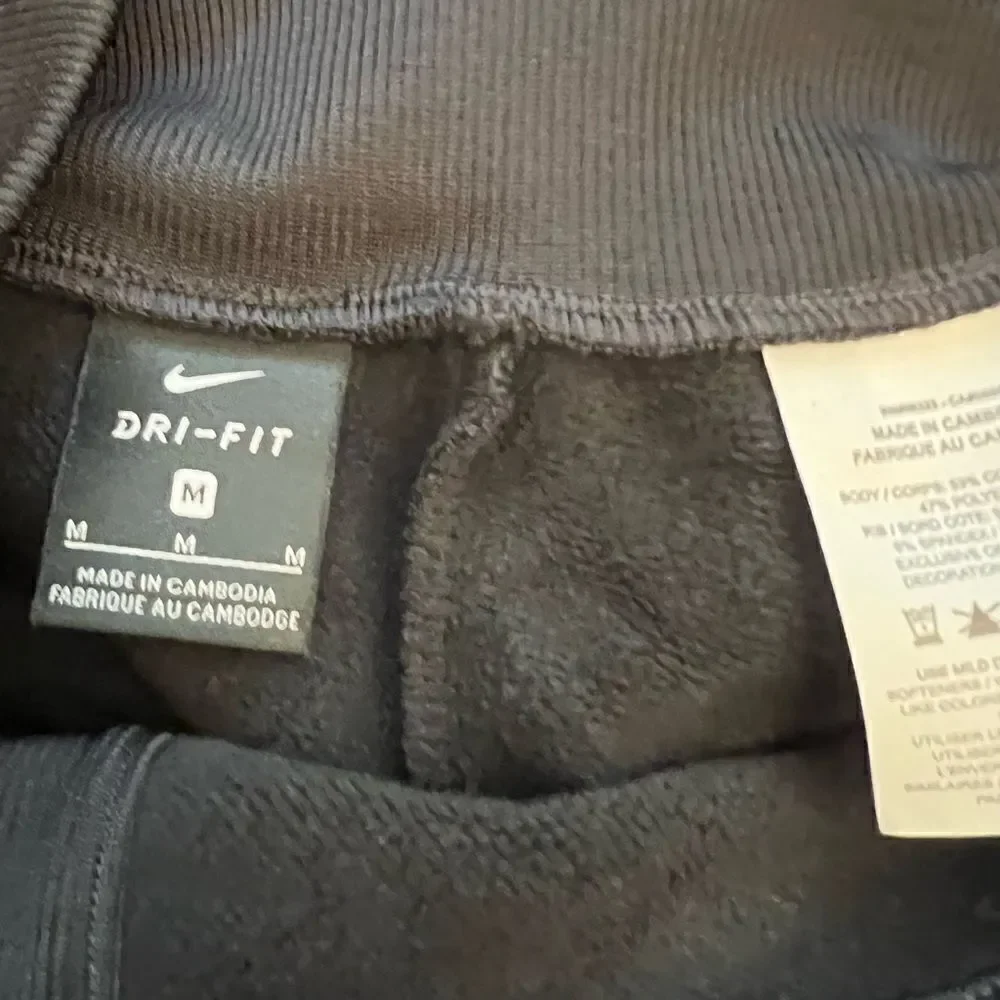 Nike euc pull